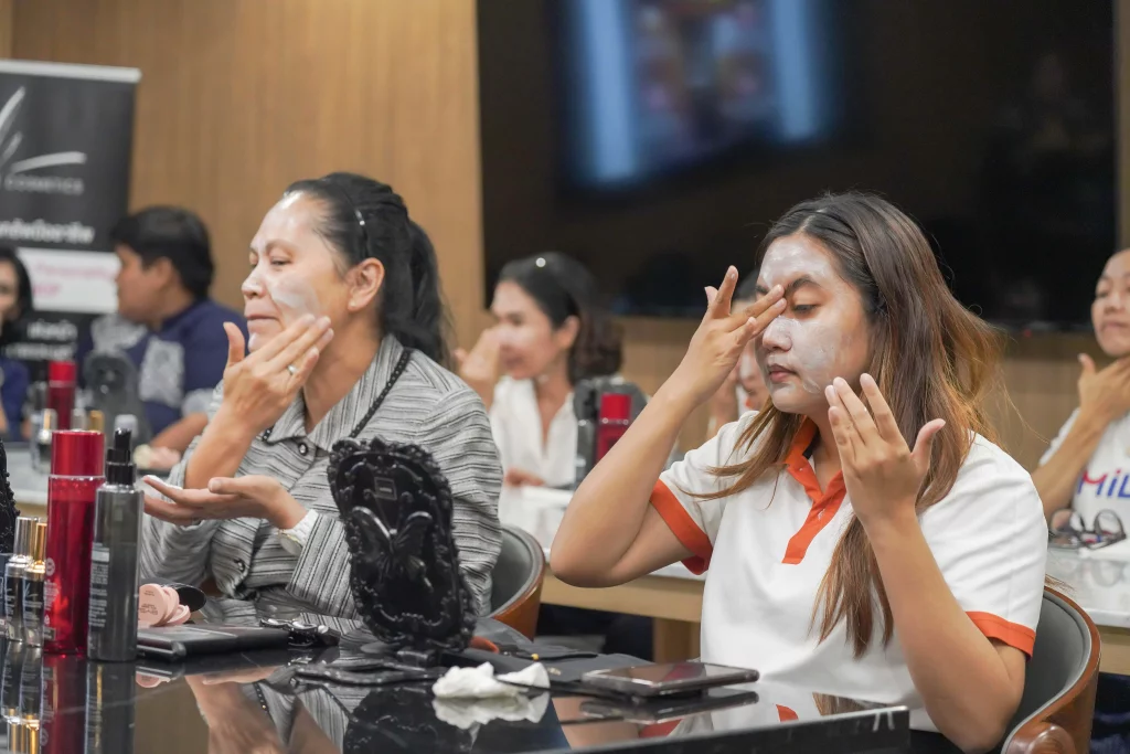 Makeup Course 2025 S.MILES Group พัฒนาบุคลิก สร้างความสุข